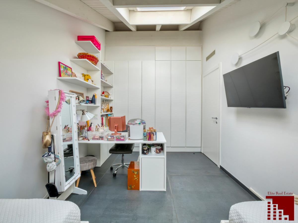 ATTICO MANSARDATO CON TERRAZZO E POSTO AUTO - Immagine# 35