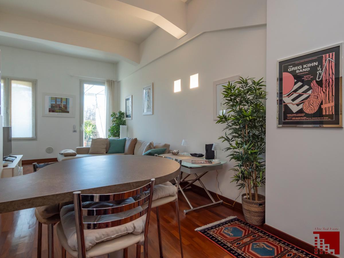 AMPIO BILOCALE CON TERRAZZO E BOX - VISTA SOGGIORNO