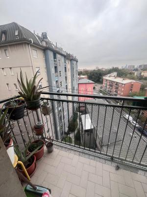 Monolocale con Balcone Piano Alto - Immagine# 1